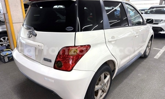 Buy Import Toyota IST White Car in Dar es Salaam in Dar es Salaam Buy Import Toyota IST White Car in Dar es Salaam in Dar es Salaam