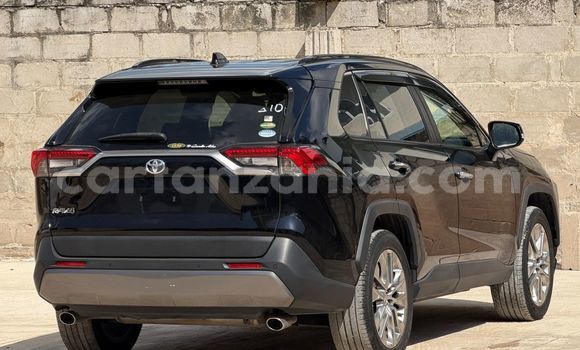 Nunua Imported Toyota RAV4 Nyeusi Gari ndani ya Dar es Salaam nchini Dar es Salaam Nunua Imported Toyota RAV4 Nyeusi Gari ndani ya Dar es Salaam nchini Dar es Salaam