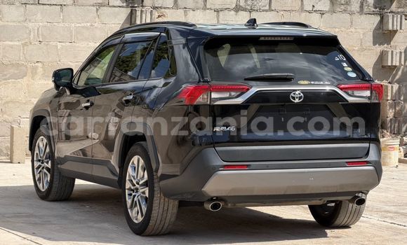 Nunua Imported Toyota RAV4 Nyeusi Gari ndani ya Dar es Salaam nchini Dar es Salaam Nunua Imported Toyota RAV4 Nyeusi Gari ndani ya Dar es Salaam nchini Dar es Salaam