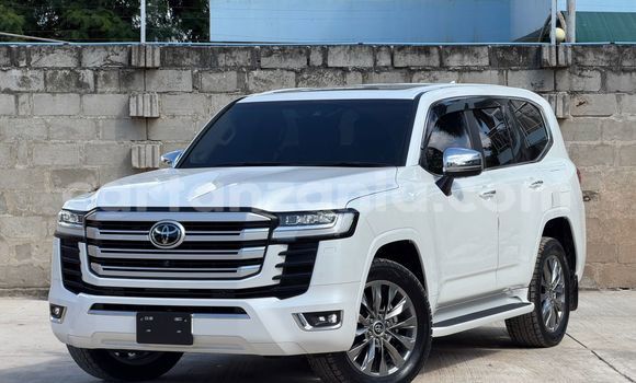Buy Import Toyota Land Cruiser White Car in Dar es Salaam in Dar es Salaam
