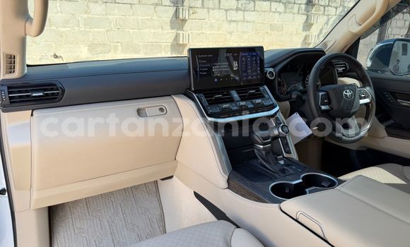 Buy Import Toyota Land Cruiser White Car in Dar es Salaam in Dar es Salaam Buy Import Toyota Land Cruiser White Car in Dar es Salaam in Dar es Salaam