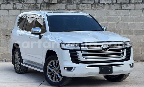 Buy Import Toyota Land Cruiser White Car in Dar es Salaam in Dar es Salaam Buy Import Toyota Land Cruiser White Car in Dar es Salaam in Dar es Salaam