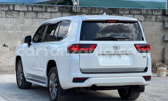 Buy Import Toyota Land Cruiser White Car in Dar es Salaam in Dar es Salaam Buy Import Toyota Land Cruiser White Car in Dar es Salaam in Dar es Salaam