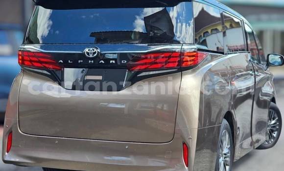 Buy New Toyota Alphard Other Car in Dar es Salaam in Dar es Salaam Buy New Toyota Alphard Other Car in Dar es Salaam in Dar es Salaam