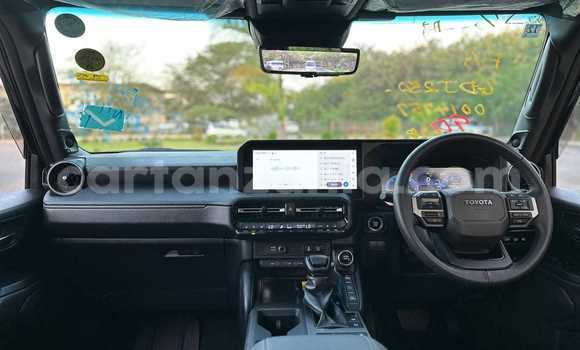 Nunua Imported Toyota Land Cruiser Prado Nyeusi Gari ndani ya Dar es Salaam nchini Dar es Salaam Nunua Imported Toyota Land Cruiser Prado Nyeusi Gari ndani ya Dar es Salaam nchini Dar es Salaam