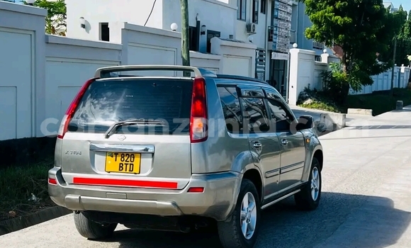 Nunua Ilio tumika Nissan X–Trail Fedha Gari ndani ya Makambako nchini Njombe Nunua Ilio tumika Nissan X–Trail Fedha Gari ndani ya Makambako nchini Njombe