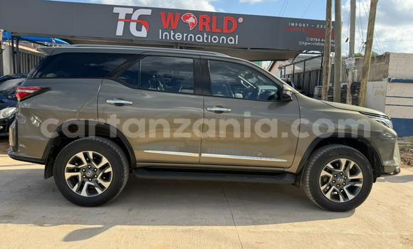Nunua Imported Toyota Fortuner Nyingine Gari ndani ya Dar es Salaam nchini Dar es Salaam Nunua Imported Toyota Fortuner Nyingine Gari ndani ya Dar es Salaam nchini Dar es Salaam