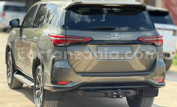 Nunua Imported Toyota Fortuner Nyingine Gari ndani ya Dar es Salaam nchini Dar es Salaam Nunua Imported Toyota Fortuner Nyingine Gari ndani ya Dar es Salaam nchini Dar es Salaam