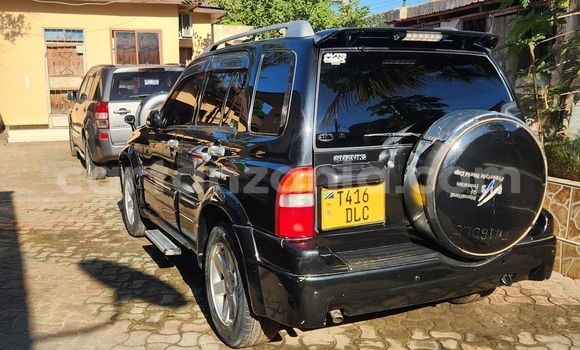 Buy Used Suzuki Vitara Black Car in Dar es Salaam in Dar es Salaam