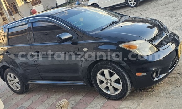 Buy Used Toyota IST Black Car in Dar es Salaam in Dar es Salaam