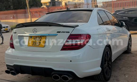 Nunua Imported Mercedes-Benz C-Classe Nyeupe Gari ndani ya Dar es Salaam nchini Dar es Salaam Nunua Imported Mercedes-Benz C-Classe Nyeupe Gari ndani ya Dar es Salaam nchini Dar es Salaam