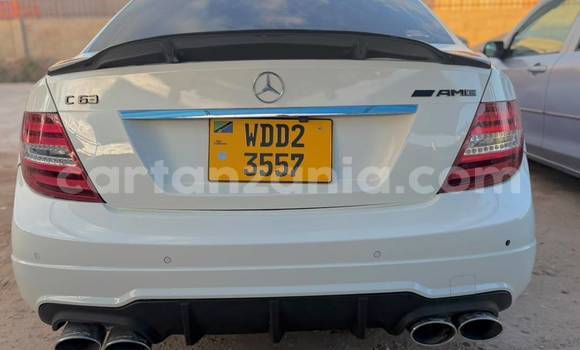 Nunua Imported Mercedes-Benz C-Classe Nyeupe Gari ndani ya Dar es Salaam nchini Dar es Salaam Nunua Imported Mercedes-Benz C-Classe Nyeupe Gari ndani ya Dar es Salaam nchini Dar es Salaam