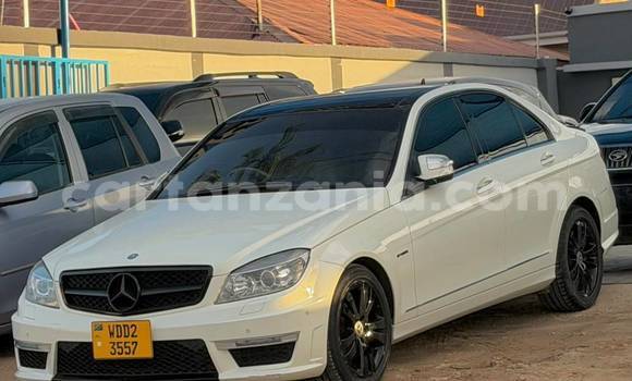 Nunua Imported Mercedes-Benz C-Classe Nyeupe Gari ndani ya Dar es Salaam nchini Dar es Salaam Nunua Imported Mercedes-Benz C-Classe Nyeupe Gari ndani ya Dar es Salaam nchini Dar es Salaam