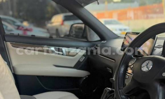 Nunua Imported Mercedes-Benz C-Classe Nyeupe Gari ndani ya Dar es Salaam nchini Dar es Salaam Nunua Imported Mercedes-Benz C-Classe Nyeupe Gari ndani ya Dar es Salaam nchini Dar es Salaam