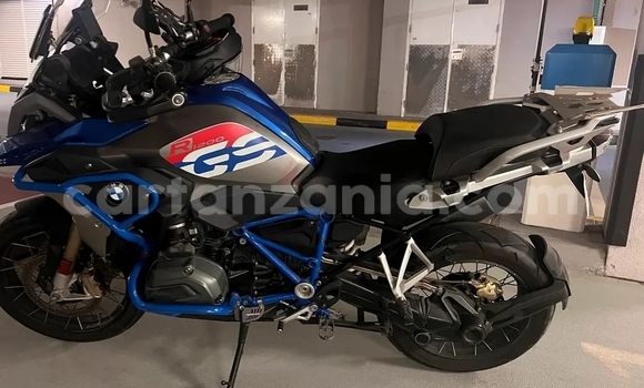 Buy Used BMW R1200GS Adventure Blue Bike in Arusha in Arusha Buy Used BMW R1200GS Adventure Blue Bike in Arusha in Arusha