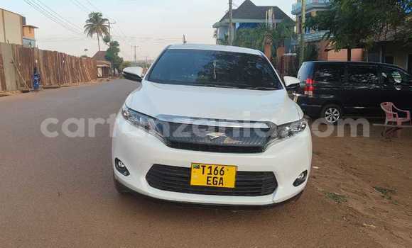 Buy Used Toyota Harrier White Car in Dar es Salaam in Dar es Salaam
