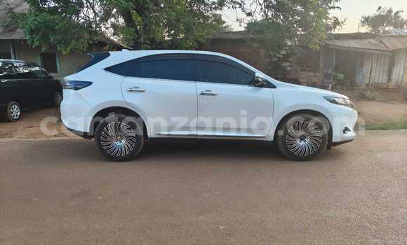 Buy Used Toyota Harrier White Car in Dar es Salaam in Dar es Salaam Buy Used Toyota Harrier White Car in Dar es Salaam in Dar es Salaam