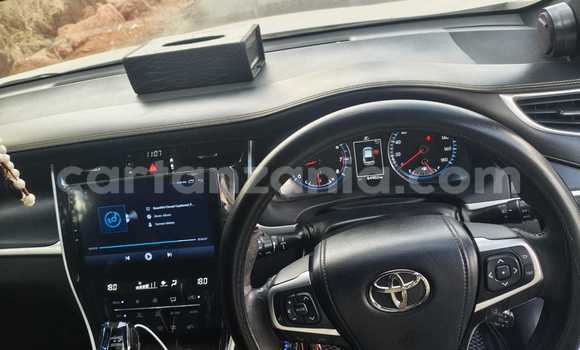 Buy Used Toyota Harrier White Car in Dar es Salaam in Dar es Salaam Buy Used Toyota Harrier White Car in Dar es Salaam in Dar es Salaam