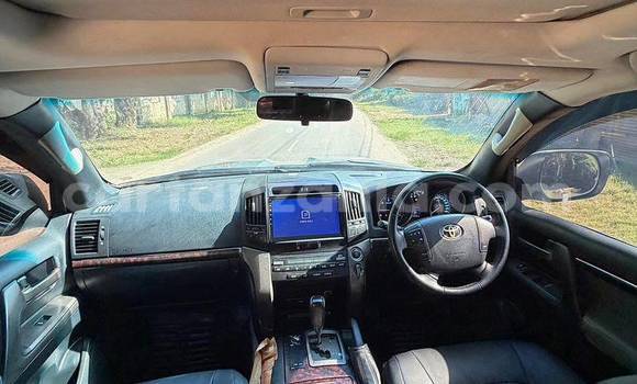 Buy Used Toyota Land Cruiser Silver Car in Dar es Salaam in Dar es Salaam Buy Used Toyota Land Cruiser Silver Car in Dar es Salaam in Dar es Salaam