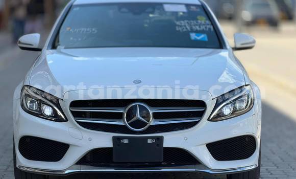 Buy Used Mercedes-Benz C-Classe White Car in Dar es Salaam in Dar es Salaam