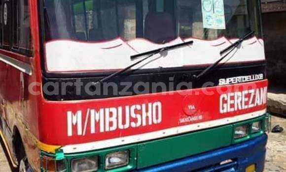 Buy Used Toyota Yaris Verso Red Car in Dar es Salaam in Dar es Salaam Buy Used Toyota Yaris Verso Red Car in Dar es Salaam in Dar es Salaam