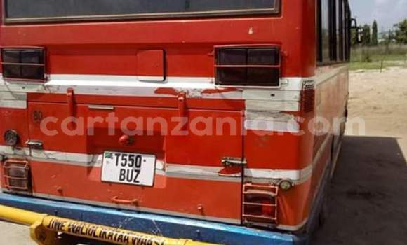 Buy Used Toyota Yaris Verso Red Car in Dar es Salaam in Dar es Salaam Buy Used Toyota Yaris Verso Red Car in Dar es Salaam in Dar es Salaam