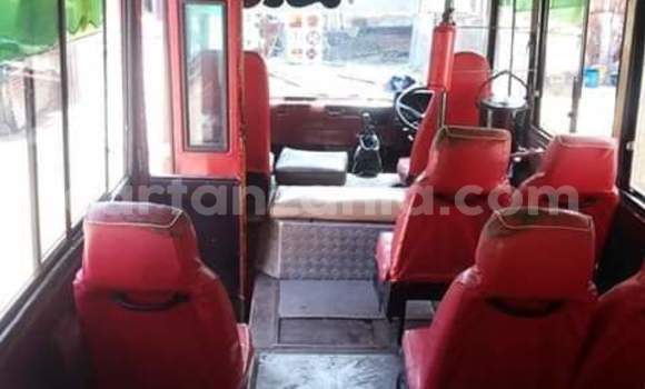 Buy Used Toyota Yaris Verso Red Car in Dar es Salaam in Dar es Salaam Buy Used Toyota Yaris Verso Red Car in Dar es Salaam in Dar es Salaam