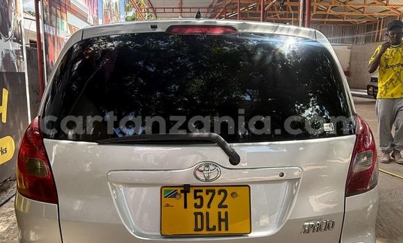 Buy Used Toyota Spacio Silver Car in Dar es Salaam in Dar es Salaam Buy Used Toyota Spacio Silver Car in Dar es Salaam in Dar es Salaam