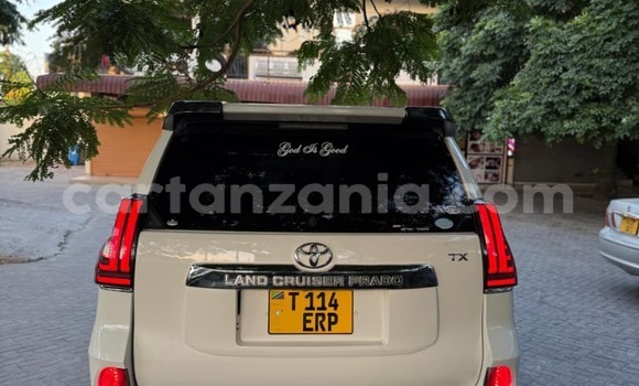 Buy Used Toyota Land Cruiser Prado White Car in Dar es Salaam in Dar es Salaam Buy Used Toyota Land Cruiser Prado White Car in Dar es Salaam in Dar es Salaam