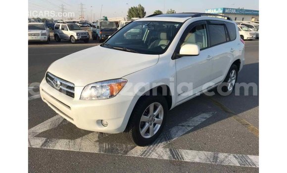 Buy Import Toyota Ade White Truck in Import - Dubai in Arusha Buy Import Toyota Ade White Truck in Import - Dubai in Arusha