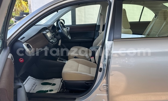 Nunua Mpya Toyota Corolla Fedha Gari ndani ya Dar es Salaam nchini Dar es Salaam Nunua Mpya Toyota Corolla Fedha Gari ndani ya Dar es Salaam nchini Dar es Salaam