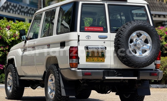 Buy Import Toyota Land Cruiser White Car in Dar es Salaam in Dar es Salaam Buy Import Toyota Land Cruiser White Car in Dar es Salaam in Dar es Salaam