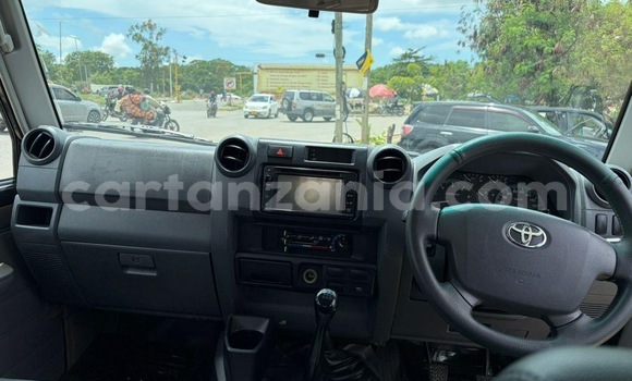 Buy Import Toyota Land Cruiser Other Car in Dar es Salaam in Dar es Salaam Buy Import Toyota Land Cruiser Other Car in Dar es Salaam in Dar es Salaam