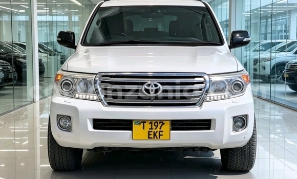 Buy Used Toyota Land Cruiser White Car in Dar es Salaam in Dar es Salaam