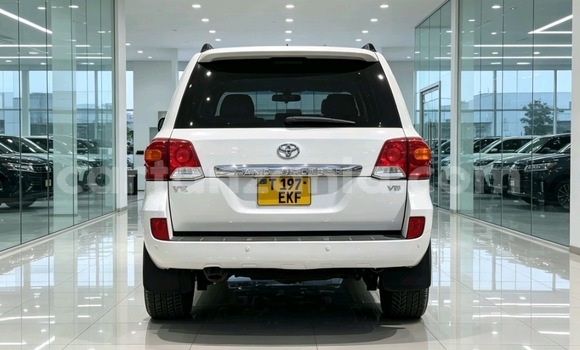 Buy Used Toyota Land Cruiser White Car in Dar es Salaam in Dar es Salaam Buy Used Toyota Land Cruiser White Car in Dar es Salaam in Dar es Salaam