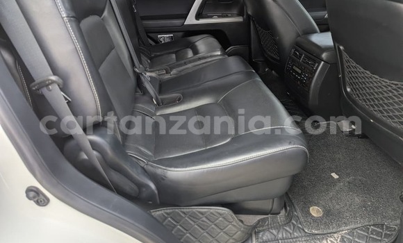 Buy Used Toyota Land Cruiser White Car in Dar es Salaam in Dar es Salaam Buy Used Toyota Land Cruiser White Car in Dar es Salaam in Dar es Salaam