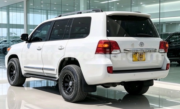 Buy Used Toyota Land Cruiser White Car in Dar es Salaam in Dar es Salaam Buy Used Toyota Land Cruiser White Car in Dar es Salaam in Dar es Salaam
