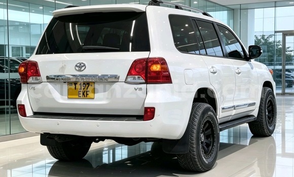 Buy Used Toyota Land Cruiser White Car in Dar es Salaam in Dar es Salaam Buy Used Toyota Land Cruiser White Car in Dar es Salaam in Dar es Salaam