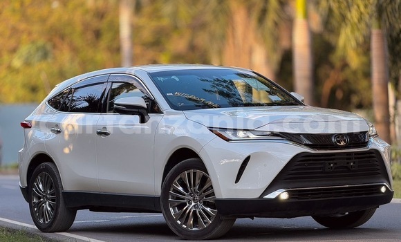 Buy Import Toyota Harrier White Car in Dar es Salaam in Dar es Salaam