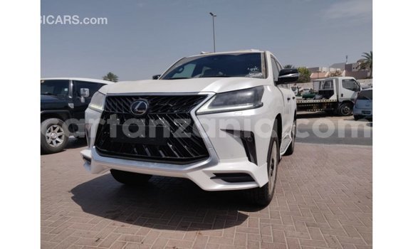 Nunua Imported Lexus LX Nyeupe Gari ndani ya Import - Dubai nchini Arusha Nunua Imported Lexus LX Nyeupe Gari ndani ya Import - Dubai nchini Arusha