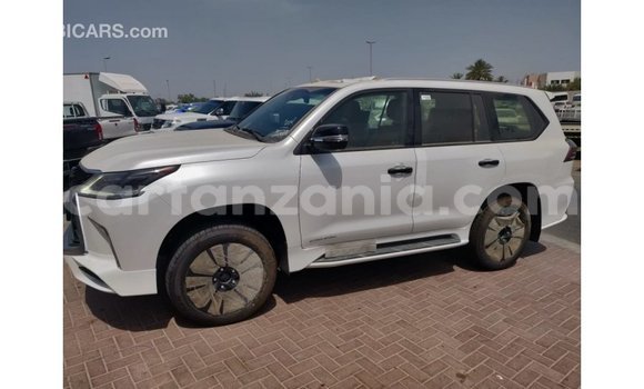 Nunua Imported Lexus LX Nyeupe Gari ndani ya Import - Dubai nchini Arusha Nunua Imported Lexus LX Nyeupe Gari ndani ya Import - Dubai nchini Arusha