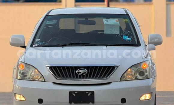 Nunua Imported Toyota Harrier Nyeupe Gari ndani ya Dar es Salaam nchini Dar es Salaam