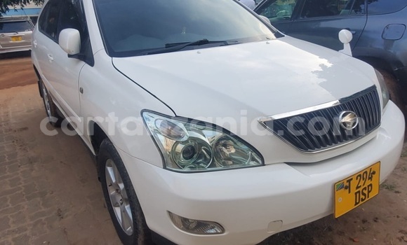 Buy Used Toyota Harrier White Car in Dar es Salaam in Dar es Salaam