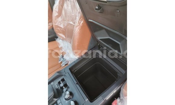 Nunua Imported Lexus LX Nyeupe Gari ndani ya Import - Dubai nchini Arusha Nunua Imported Lexus LX Nyeupe Gari ndani ya Import - Dubai nchini Arusha