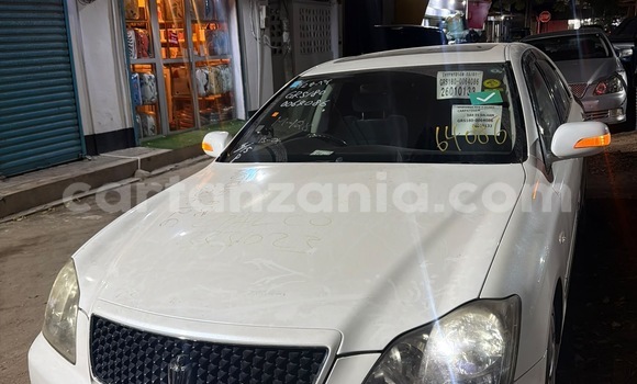 Buy Import Toyota Crown White Car in Dar es Salaam in Dar es Salaam Buy Import Toyota Crown White Car in Dar es Salaam in Dar es Salaam