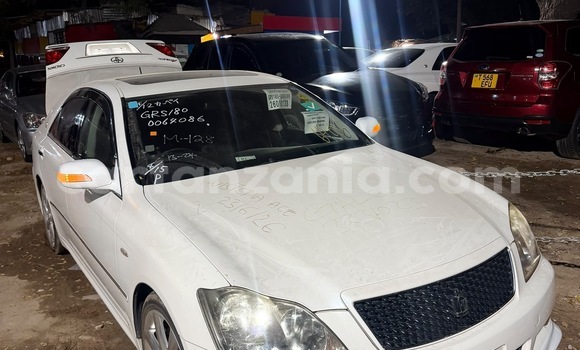 Buy Import Toyota Crown White Car in Dar es Salaam in Dar es Salaam Buy Import Toyota Crown White Car in Dar es Salaam in Dar es Salaam