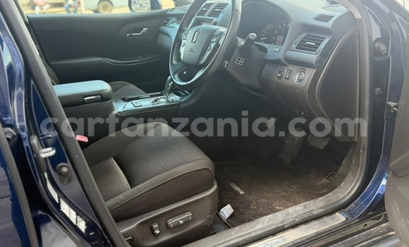 Buy Import Toyota Crown Blue Car in Dar es Salaam in Dar es Salaam Buy Import Toyota Crown Blue Car in Dar es Salaam in Dar es Salaam