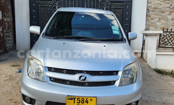 Buy Used Toyota IST Silver Car in Dar es Salaam in Dar es Salaam