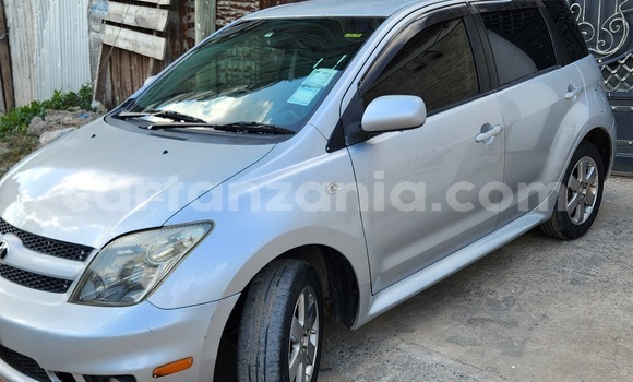 Buy Used Toyota IST Silver Car in Dar es Salaam in Dar es Salaam Buy Used Toyota IST Silver Car in Dar es Salaam in Dar es Salaam