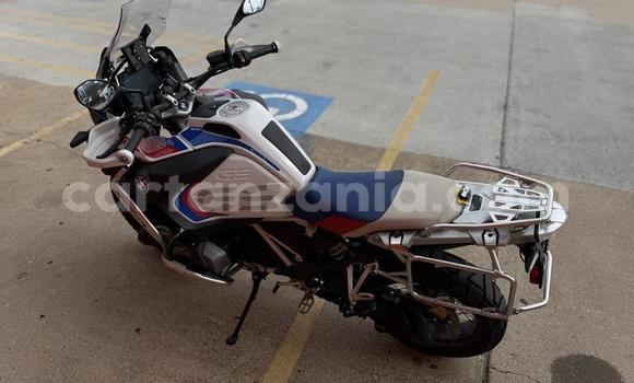 Buy Used BMW R1200GS Adventure Beige Bike in Dar es Salaam in Dar es Salaam Buy Used BMW R1200GS Adventure Beige Bike in Dar es Salaam in Dar es Salaam